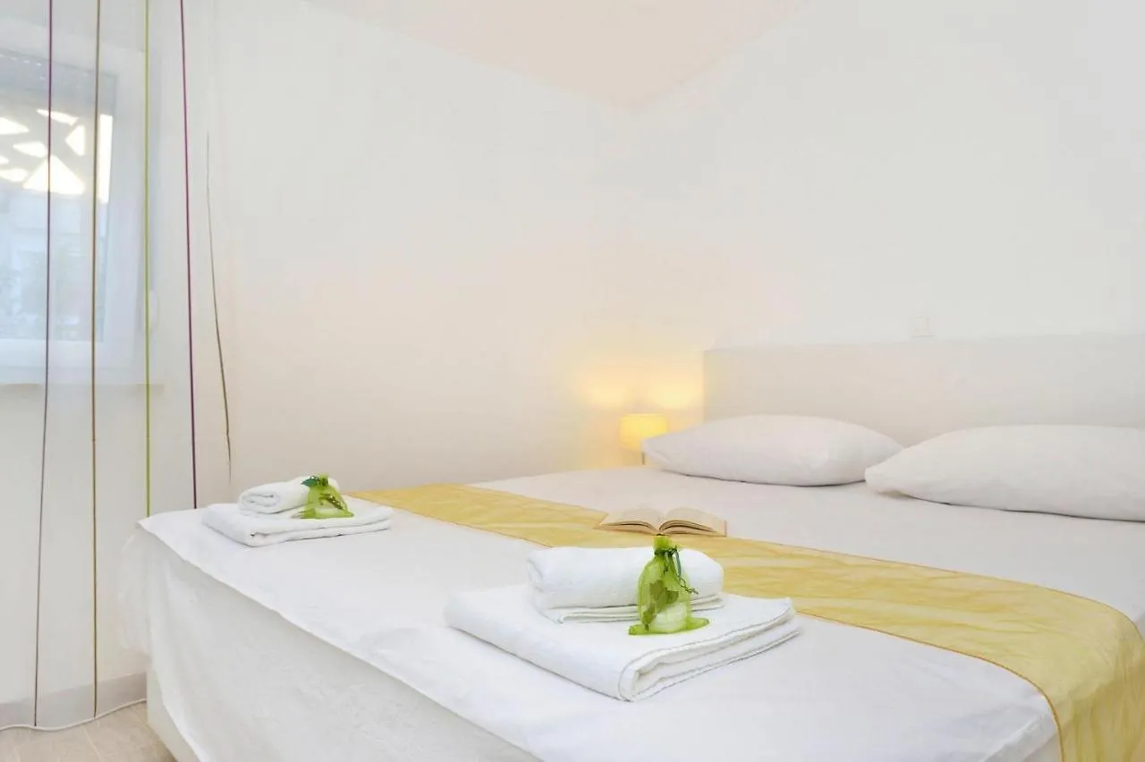 Apartments Dalmatia In Preko, Island Ugljan, With Swimmingpool