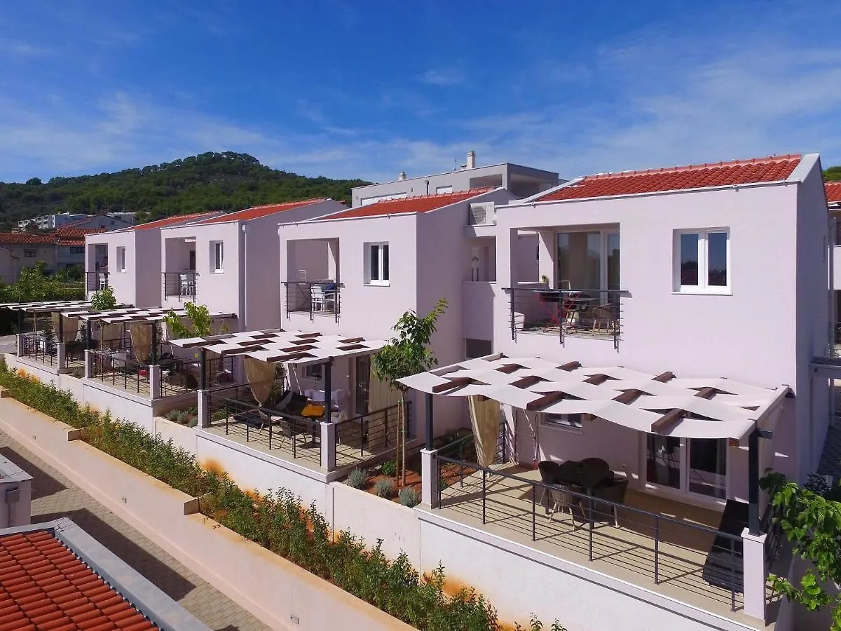 Apartments Dalmatia In Preko, Island Ugljan, With Swimmingpool kontakti