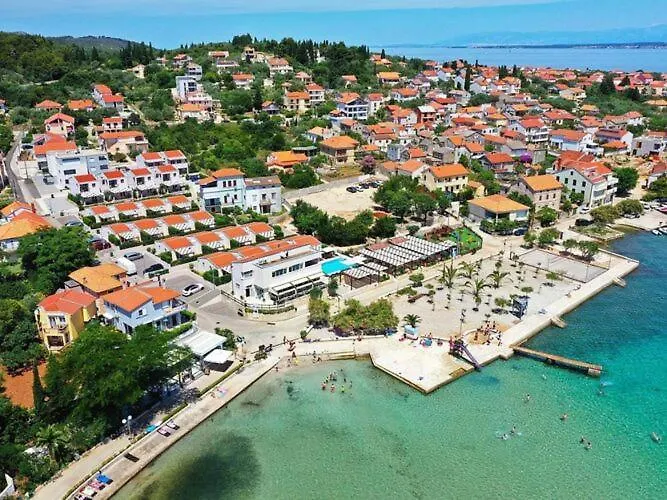 Apartments Dalmatia In Preko, Island Ugljan, With Swimmingpool 0*, Preko Croatia